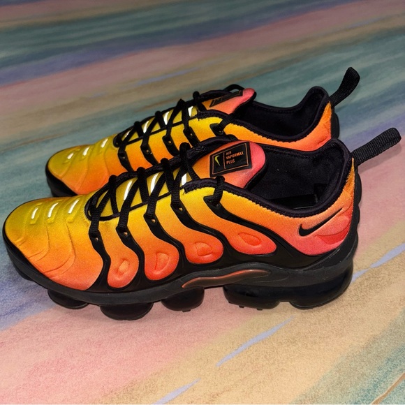 Orange Nike Vapormax Plus Mens Vapormax Orange Nike Air VaporMax Plus Sunset Orange Sneaker Shoes Men's